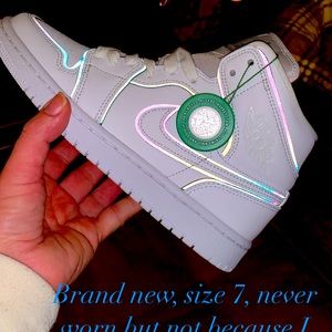 Air Jordan 1 mid iridescent